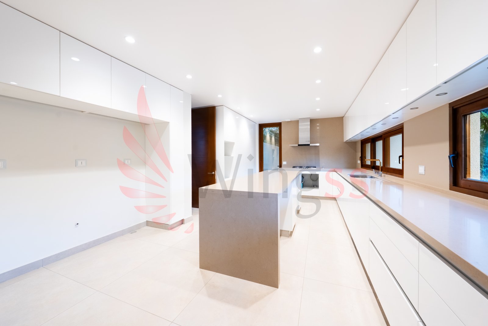 Espectacular Casa Mediterránea en 3 Niveles - Miniatura 5