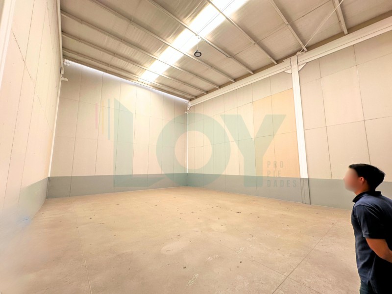 Bodega en Arriendo en A 1,5 Kms del la Estacion de metro Los Libertadores - Miniatura 4