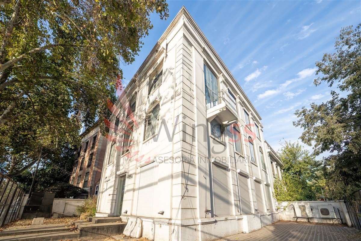 Arriendo Oficina Los Leones Con Estacionamiento