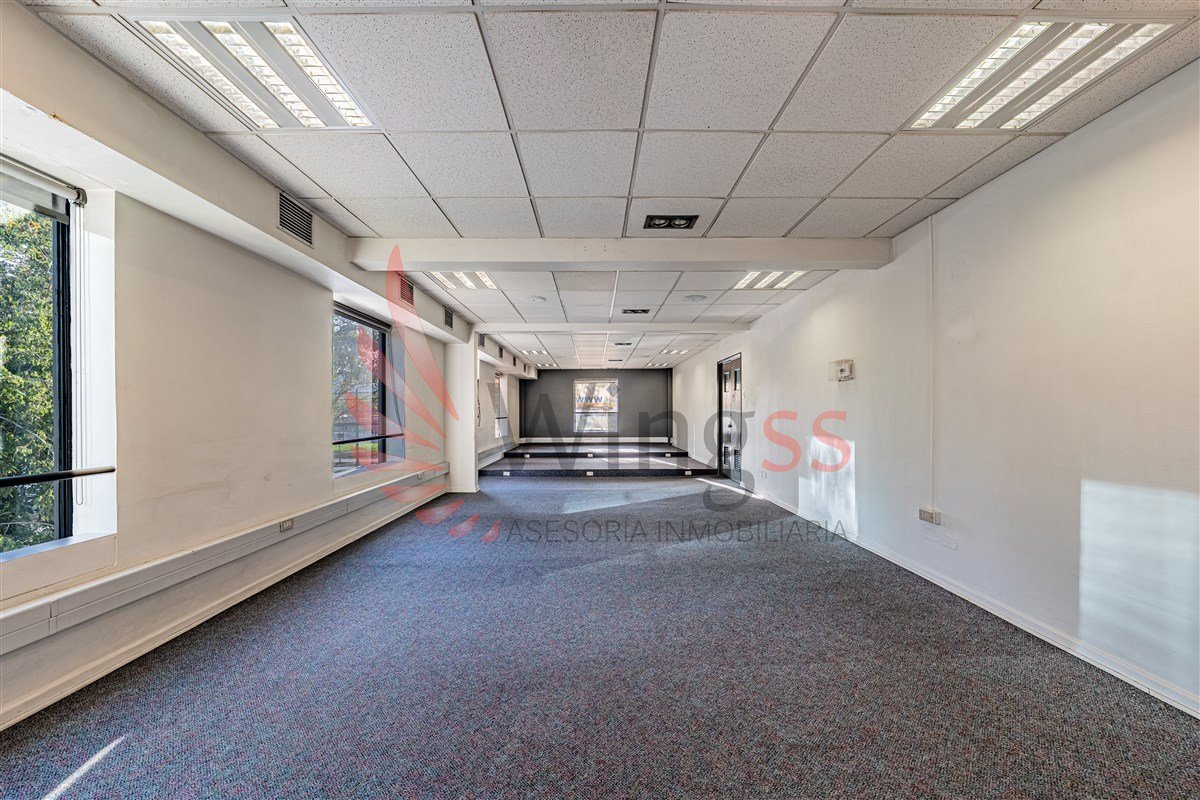 Arriendo Oficina Los Leones Con Estacionamiento - Miniatura 3