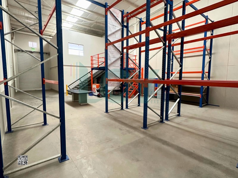 Bodega en Venta en A 1,5 Kms del la Estacion de metro Los Libertadores - Miniatura 3