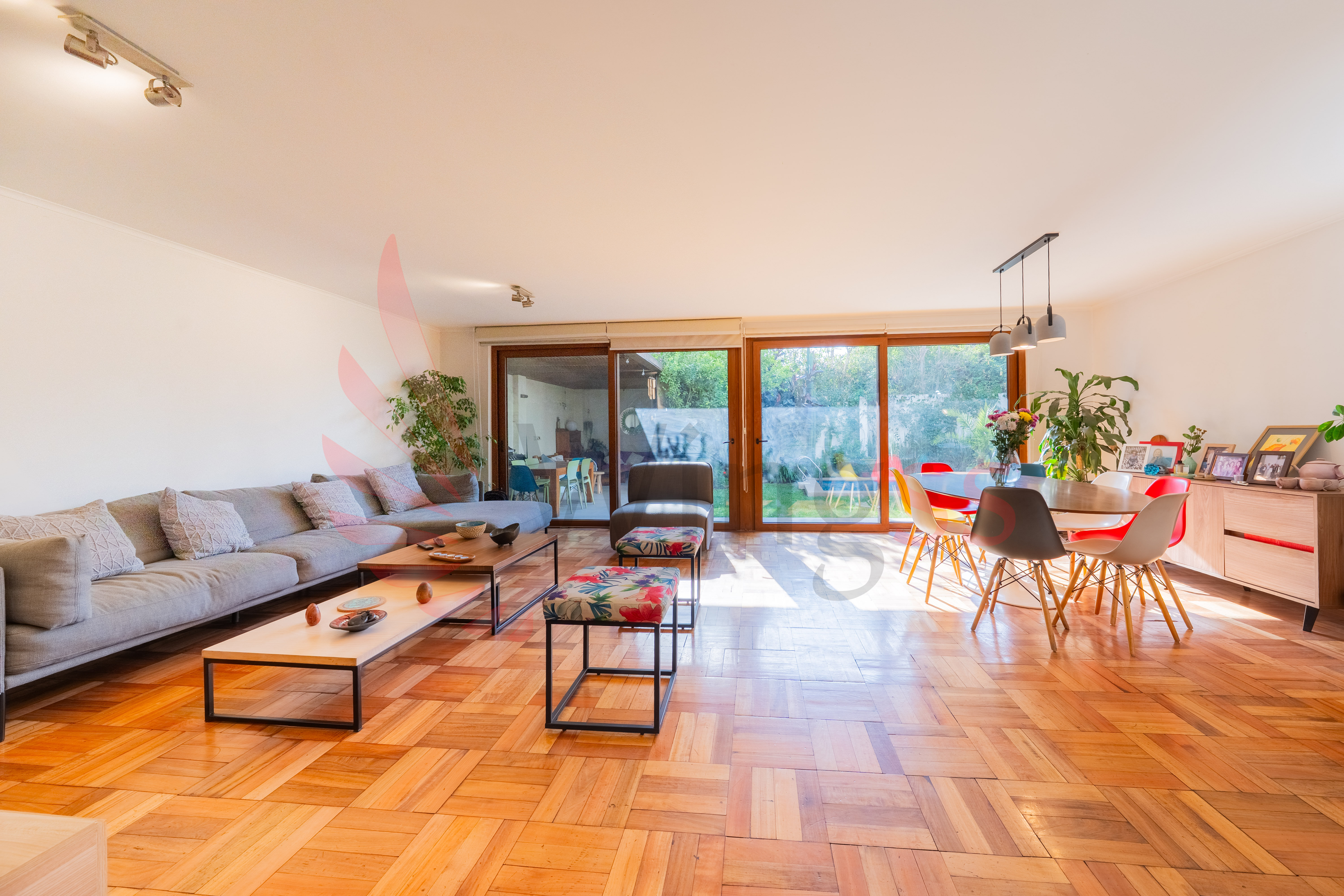 Maravillosa casa nueva de 3 pisos en lo mejor de Las Condes - Miniatura 6