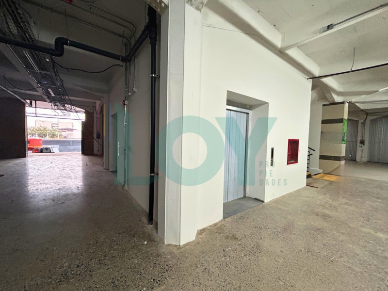 Bodega en Arriendo en Manuel Rodriguez Norte. Metro Santa Ana. Santiago Centro - Miniatura 4