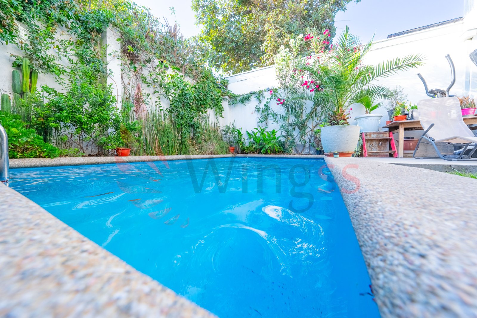 Maravillosa casa nueva de 3 pisos en lo mejor de Las Condes - Miniatura 2