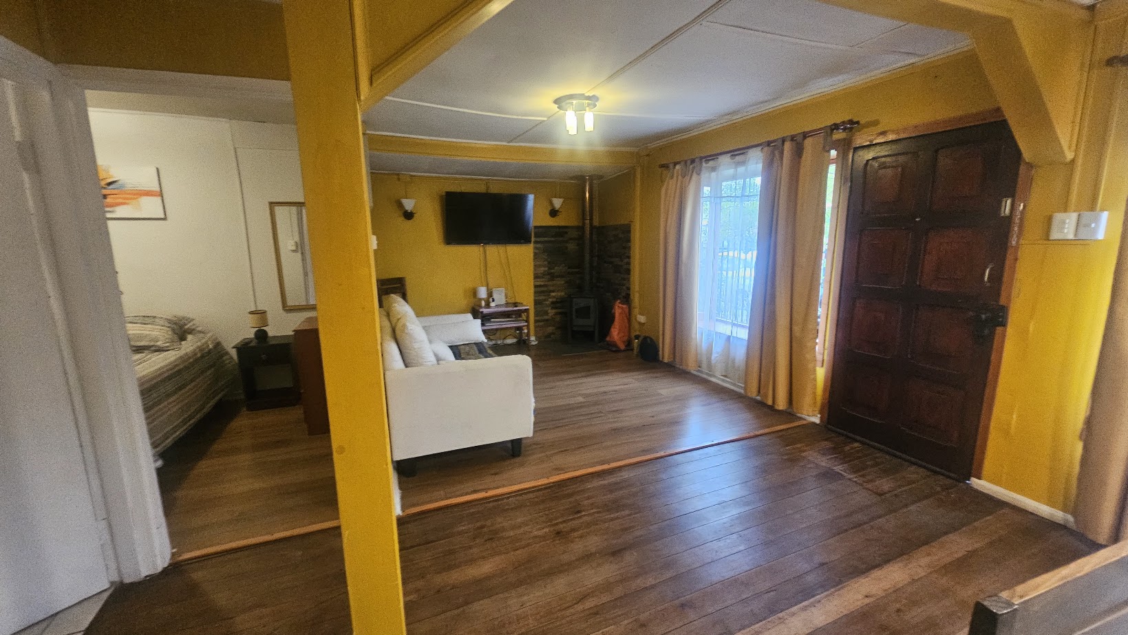 AMPLIA CASA AMOBLADA CON DEPTO INTEGRADO  - Miniatura 2