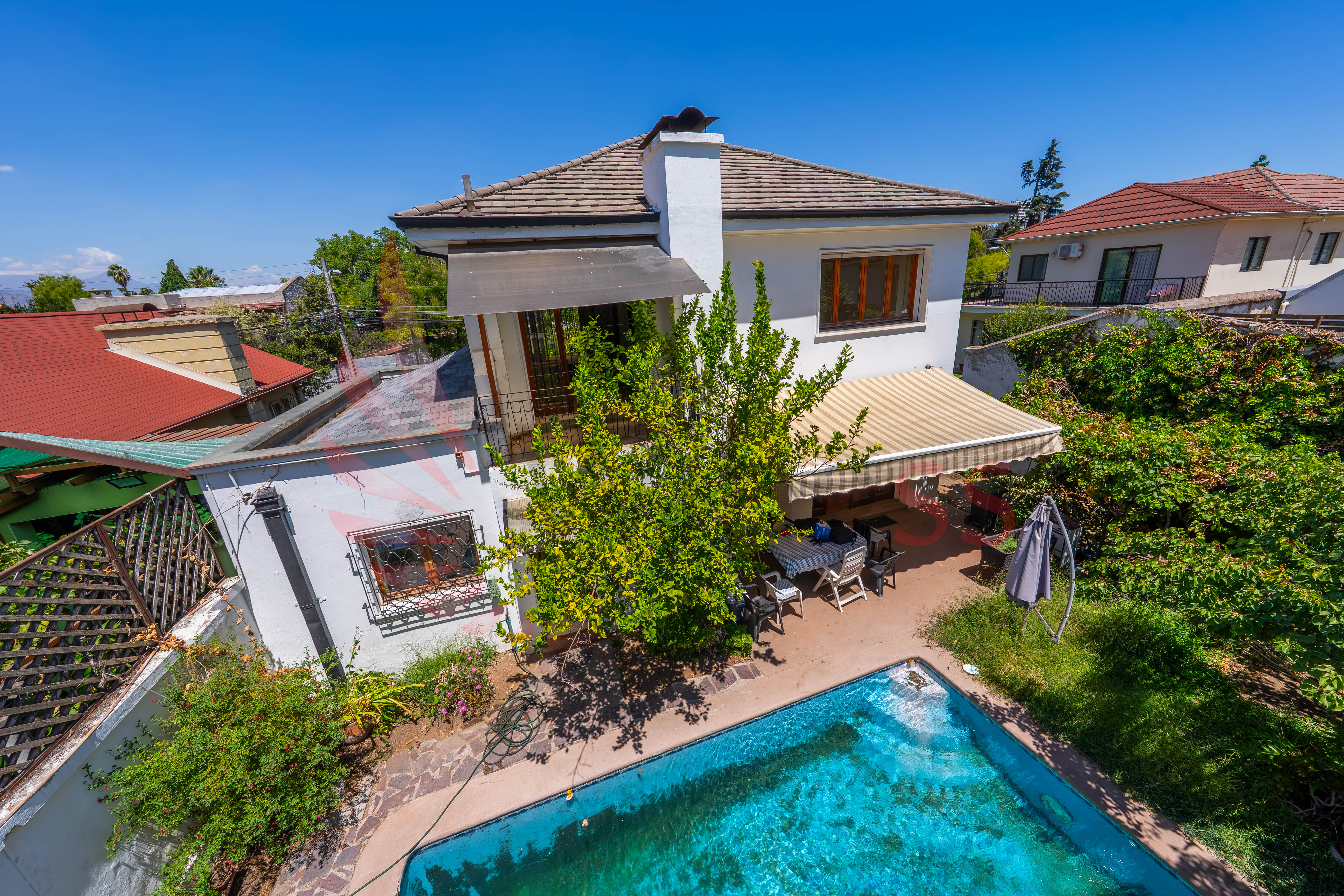 Paraíso en lo mejor de Ñuñoa con gran terreno - Miniatura 3