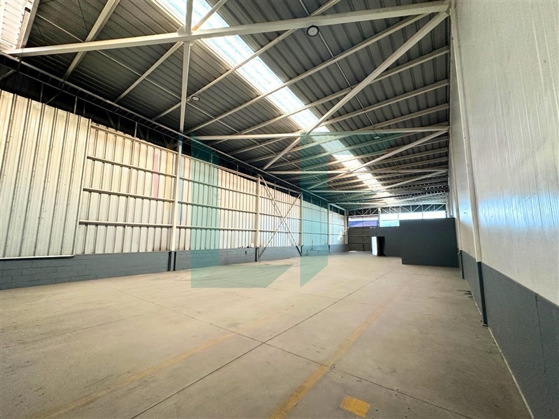 Bodega en Arriendo en General San Martin. Metro Los Libertadores - Miniatura 4