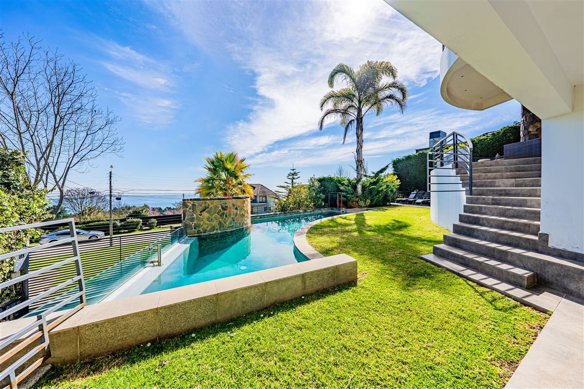 Venta Casa 6 Dormitorios Reñaca Con Estacionamiento