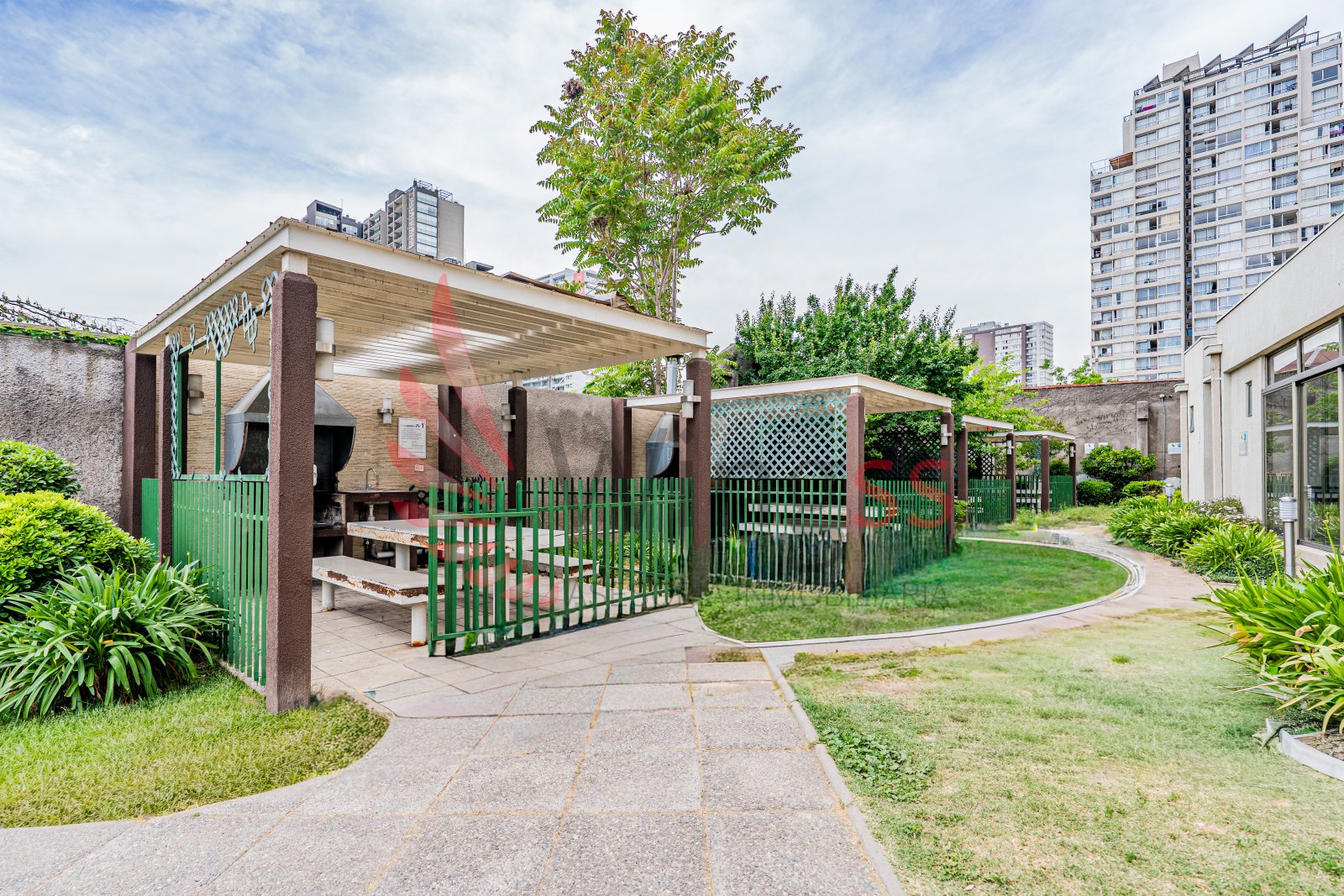 Espectacular departamento en Sector Privilegiado de Independencia - Miniatura 2