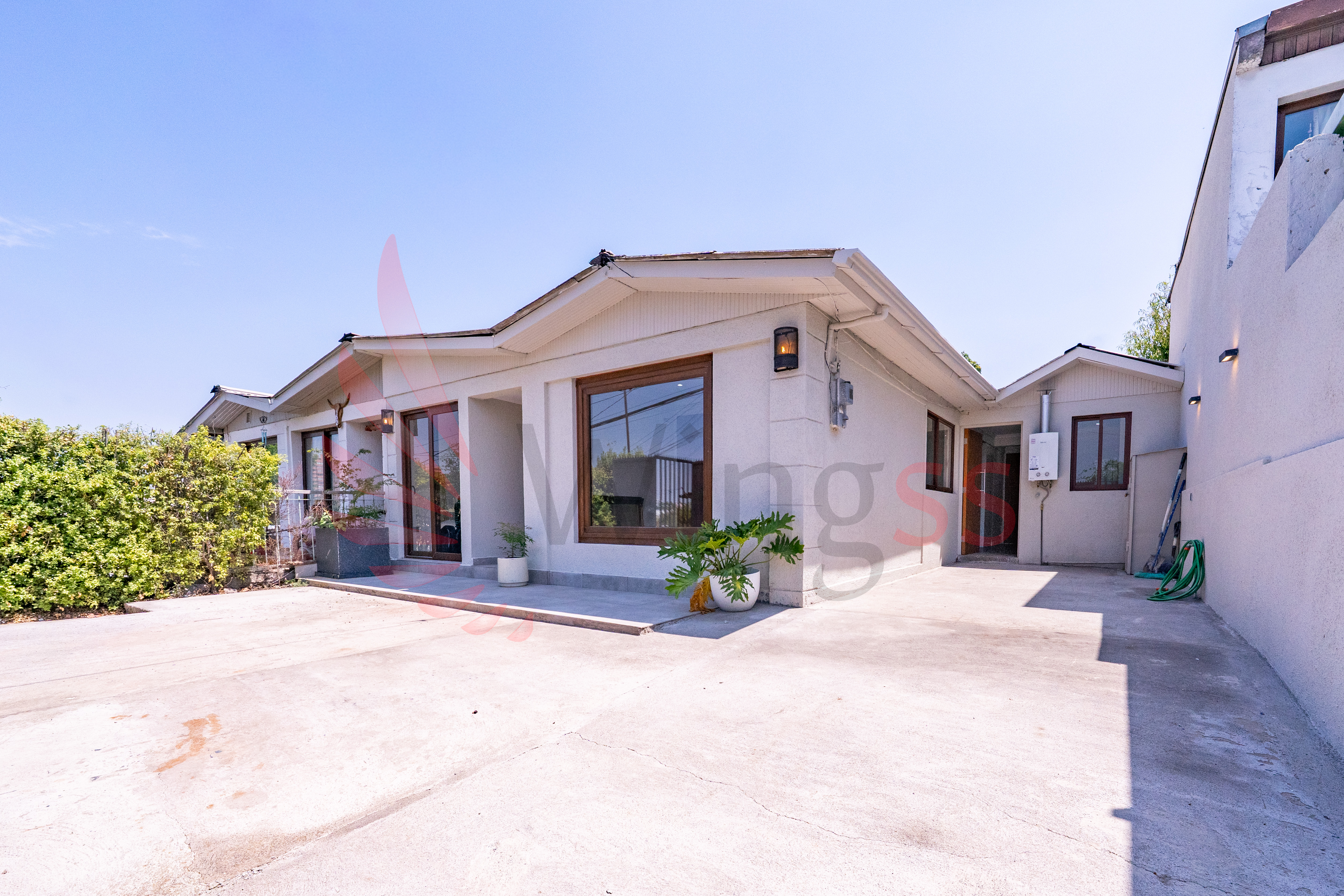 Hermosa Casa Remodelada Sector Residencial Las Condes 