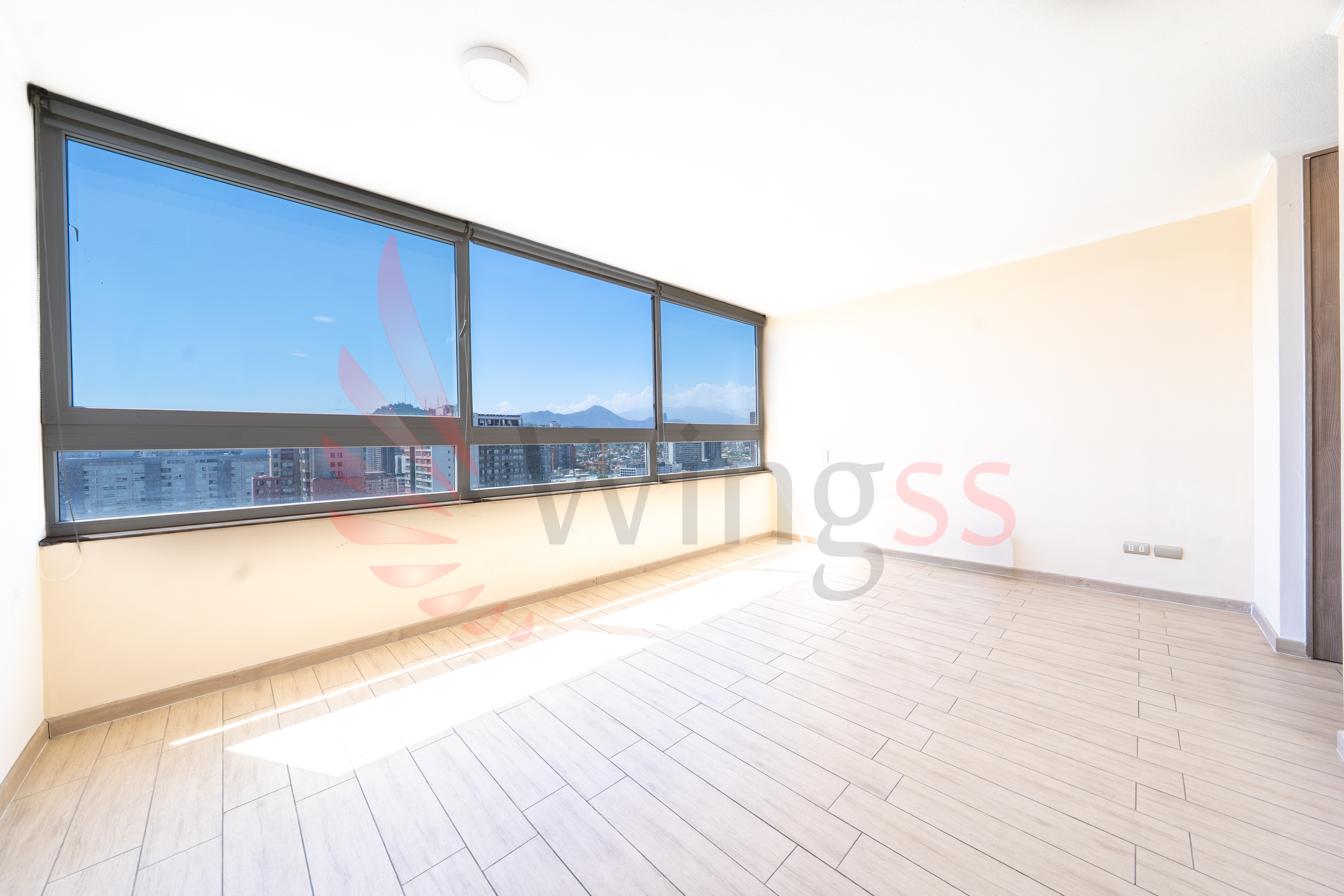 Inversión Segura: Estudio Bien Ubicado en Santiago Centro 