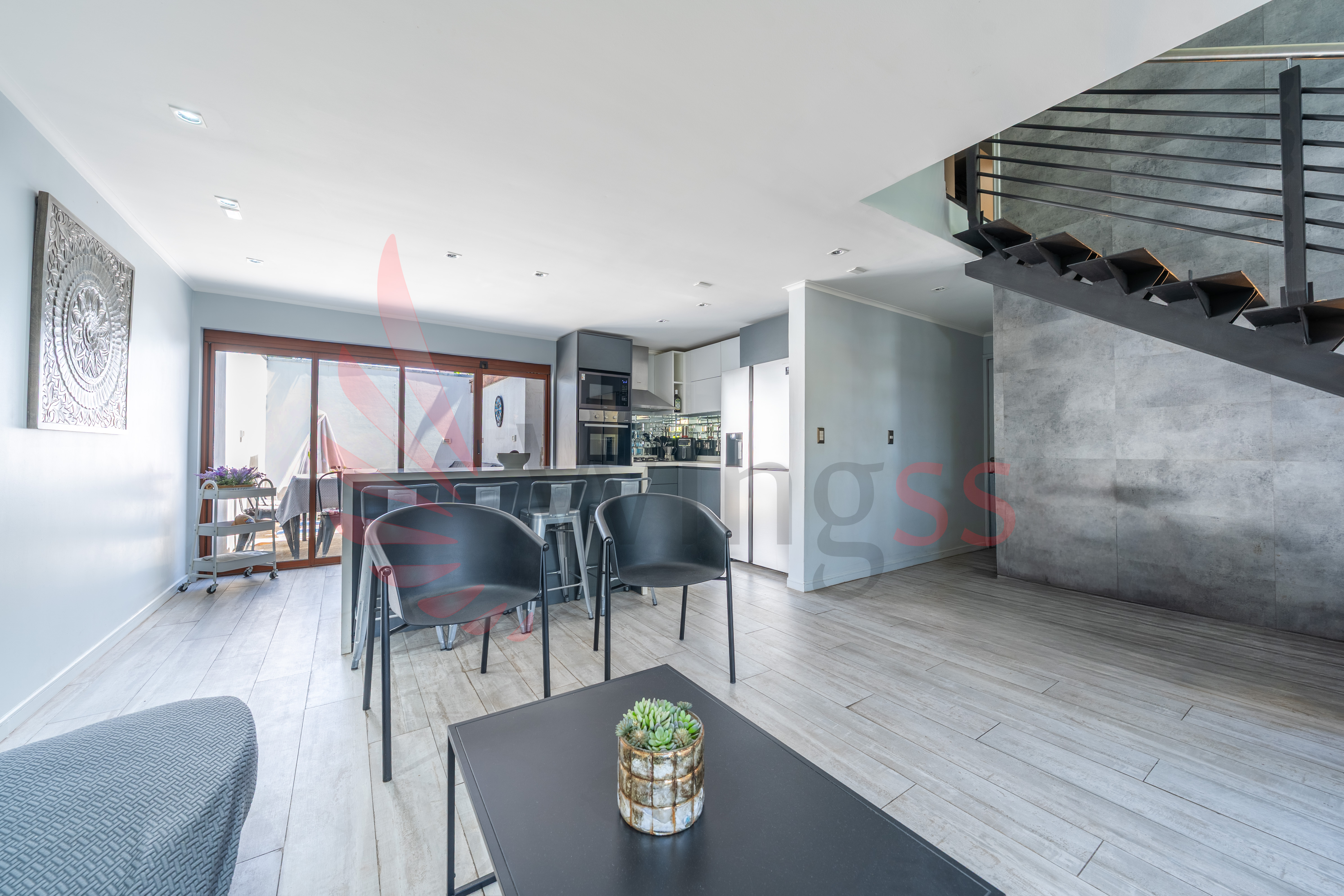 Casa contemporánea en sector consolidado de Las Condes - Miniatura 2