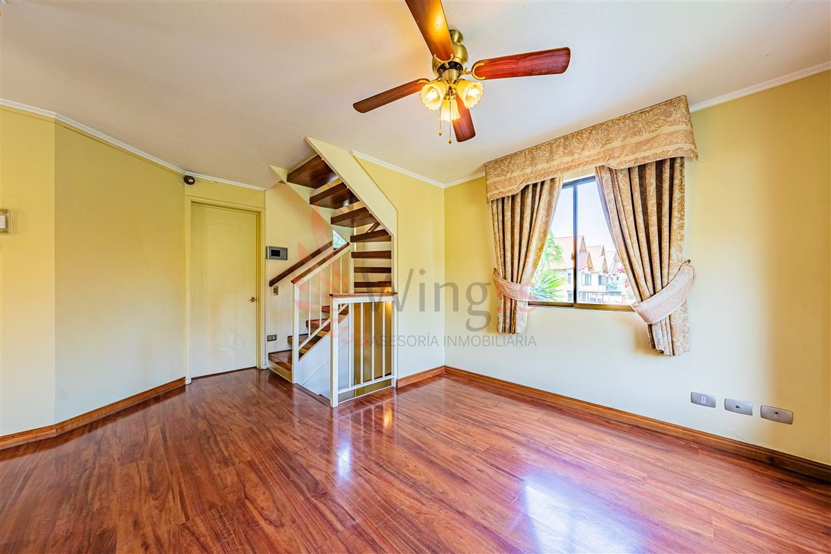 Casa de Tres Pisos Familiar en Condominio - Miniatura 5