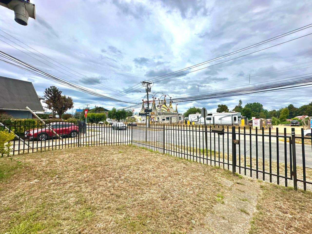 CASA ESQUINA AMPLIO TERRENO AVDA FRANCIA - Miniatura 5