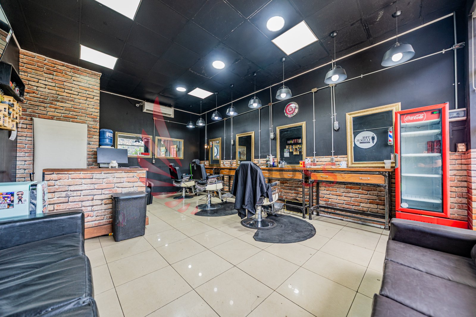 Local Comercial - Negocio Operativo de Barberia