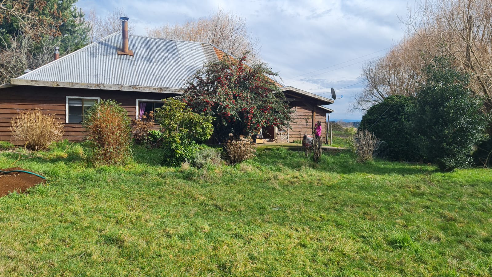 CASA EN SECTOR RURAL DE LONCOPAN EN MEDIA HECTAREA DE TERRENO - Miniatura 3