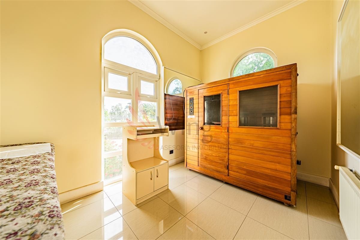 Excelente y Exclusiva Propiedad Comercial - Miniatura 5