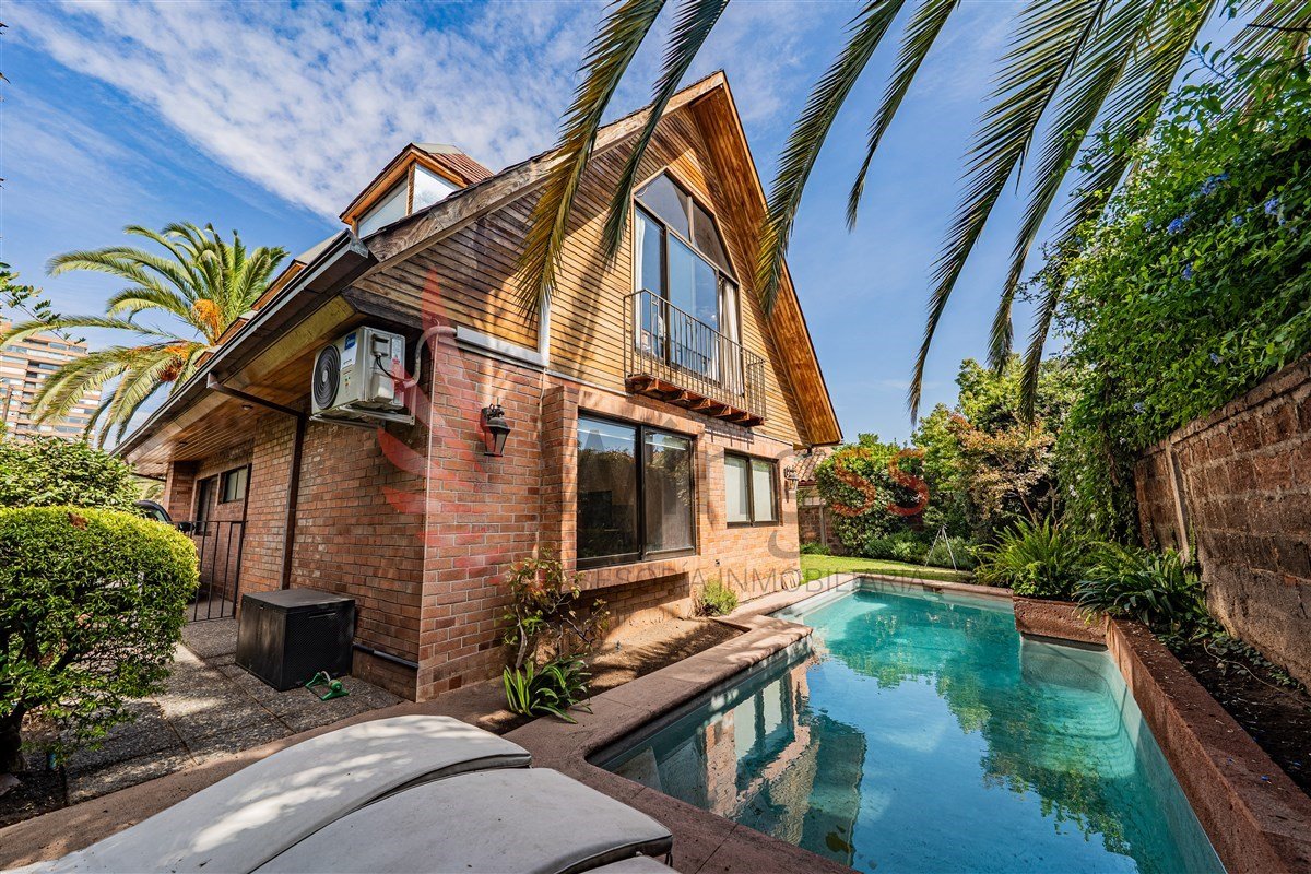 Casa Familiar con Patio y Piscina - Miniatura 2