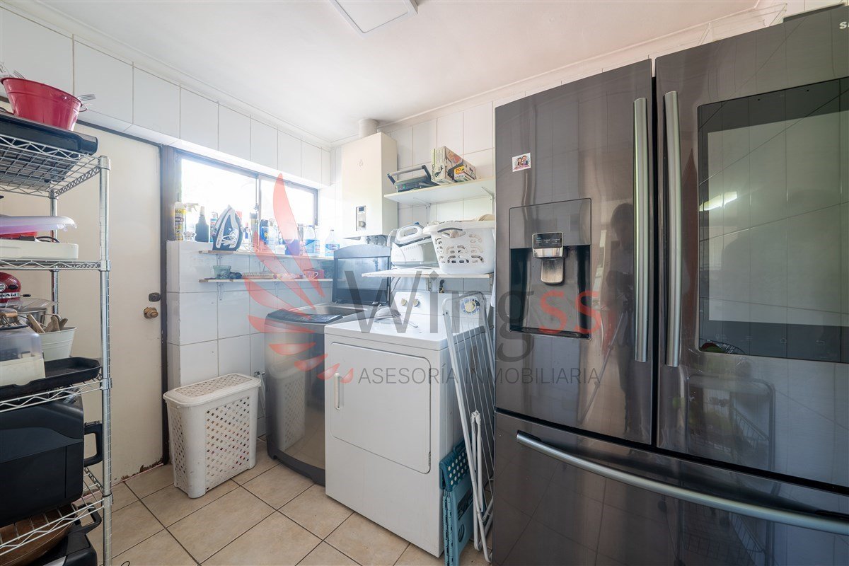 Casa Familiar con Patio y Piscina - Miniatura 6