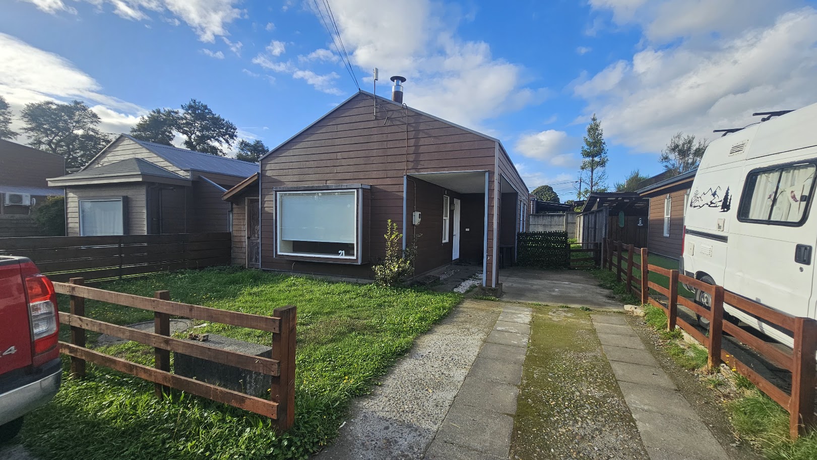 HERMOSA CASA DENTRO DE CONDOMINIO RIO VALDIVIA - Miniatura 4