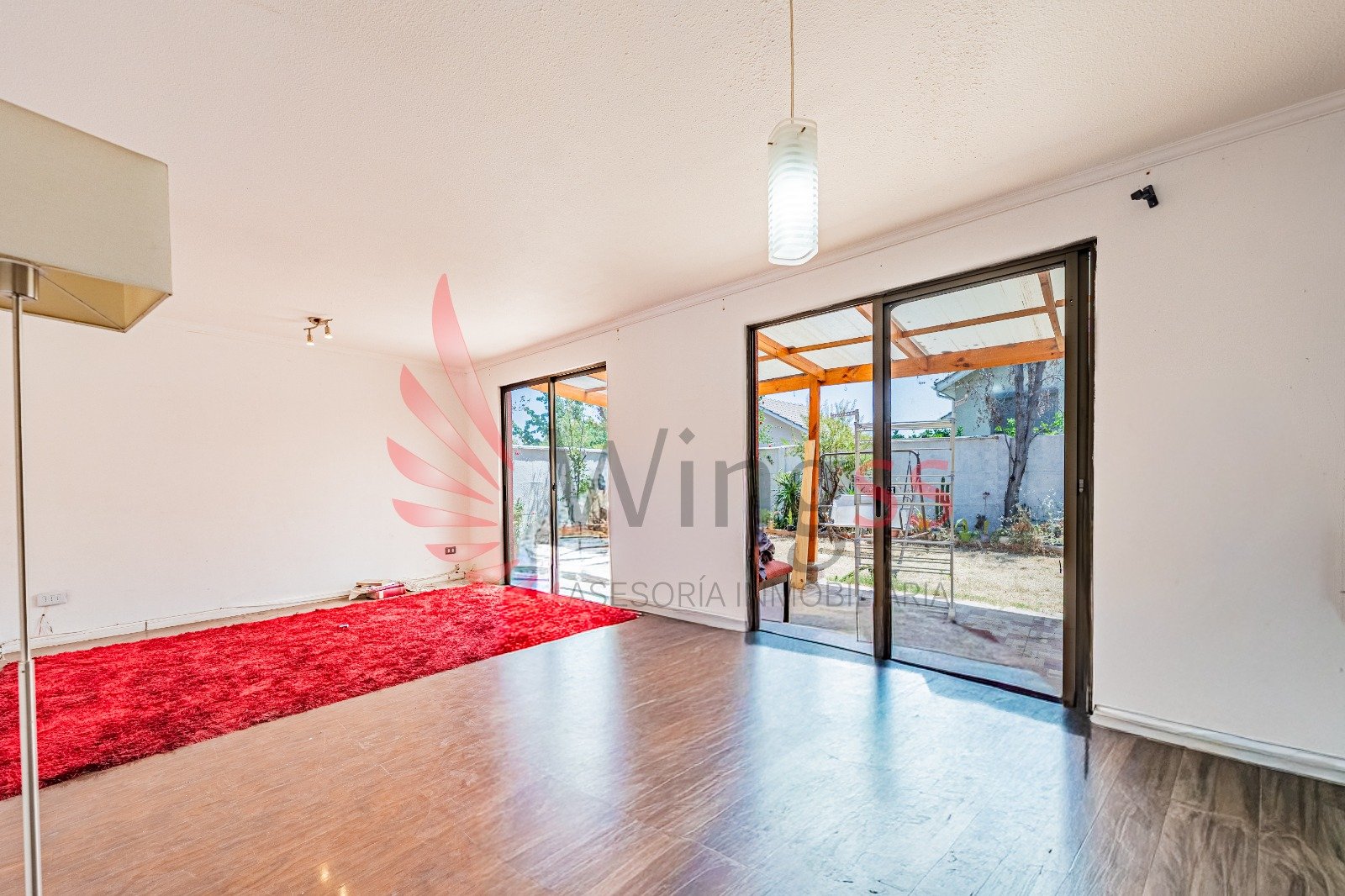 Amplia y luminosa propiedad en arriendo en sector tranquilo de La Florida - Miniatura 2