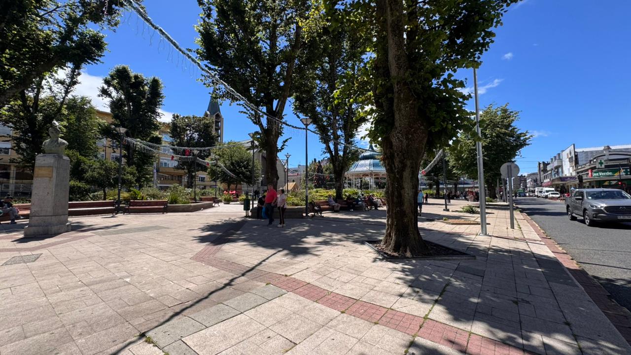 EDIFICIO DE 4 PISOS PLENO CENTRO DE VALDIVIA - Miniatura 4